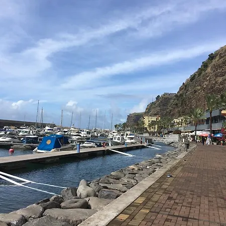 Marina 招待所 3*